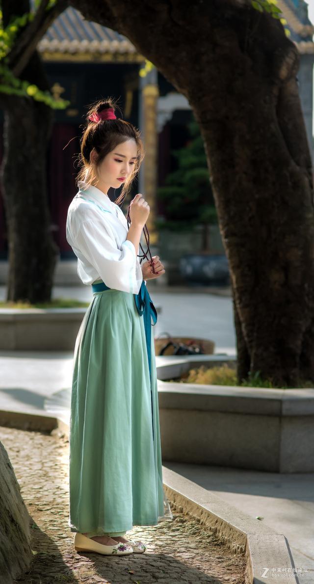 山东女子回村相亲失败高颜值却没人敢要相亲男：娶不起啊！(图12)
