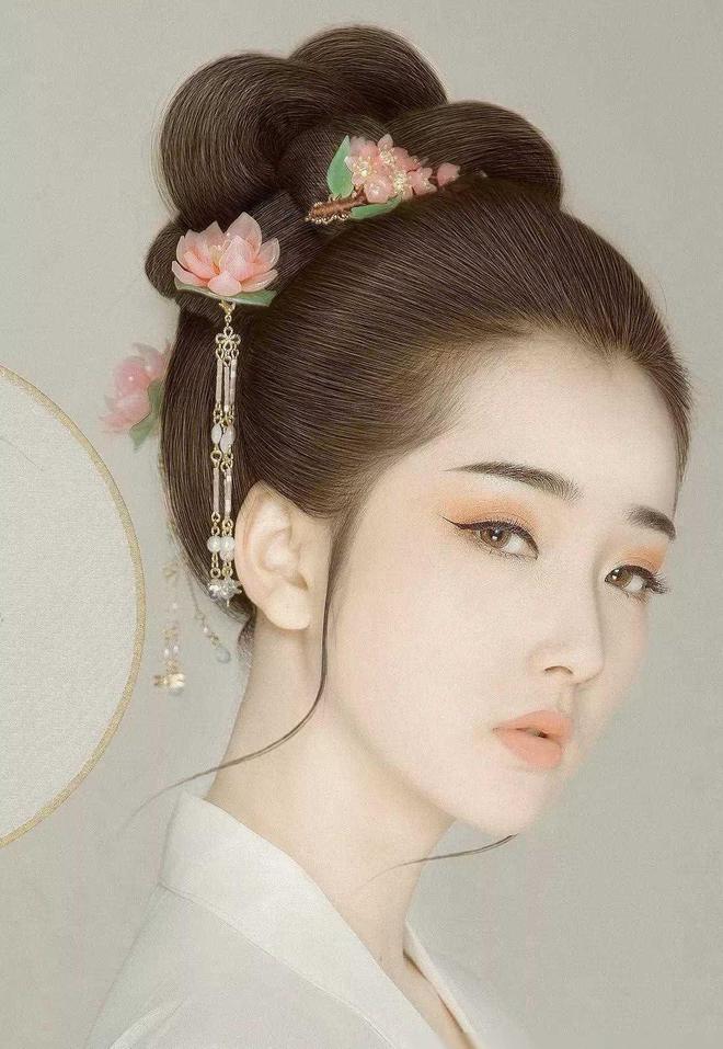 女生不慎把车开沟里相亲对象看朋友必赢圈立马来帮忙颜值曝光惊喜(图9)
