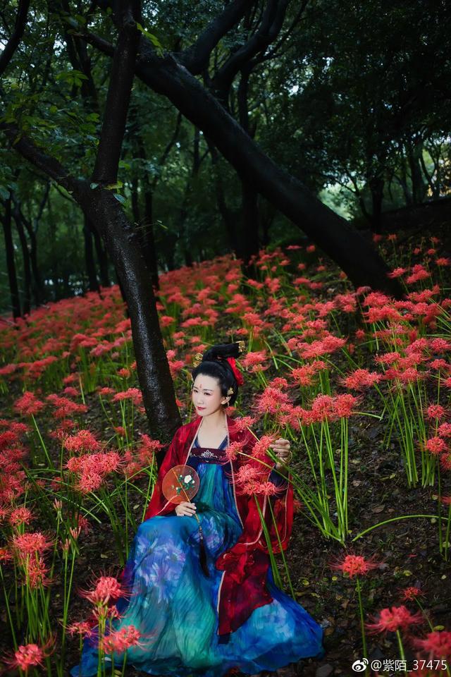 57岁阿姨相亲一见钟情当天同居第二天起床还不知必赢道对方叫什么(图9)