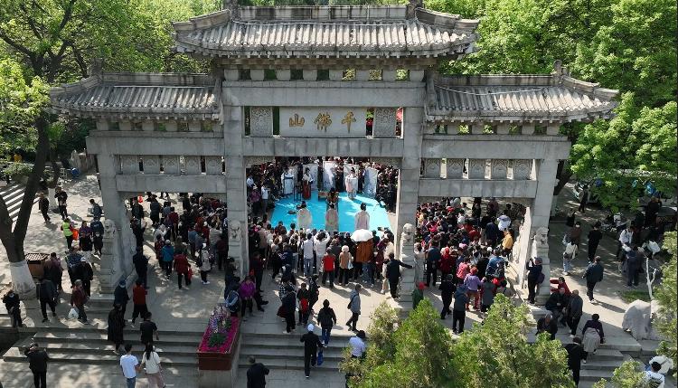 相亲大会、传统吕剧、欢乐集市……千佛山“五一”游园会超全指南来啦(图1)