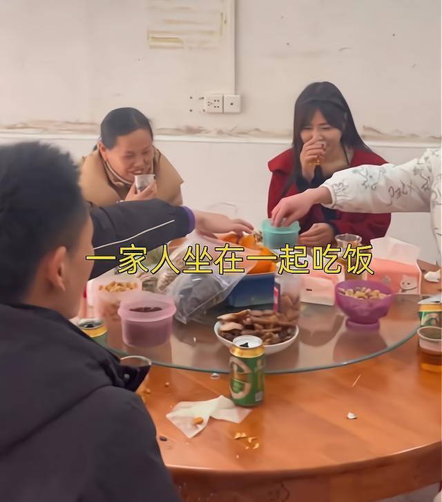 江苏一包工头相亲一眼相中女大学生放线万彩礼女方：妥协了(图3)