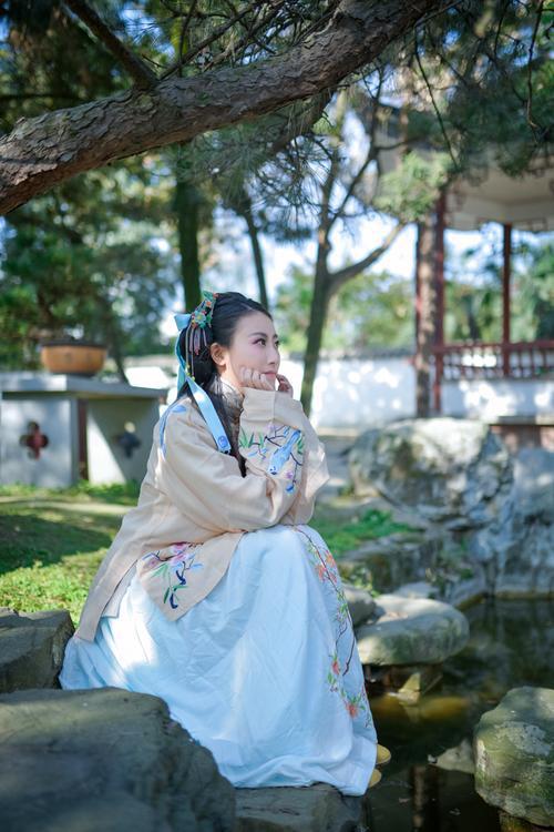 相亲认识20天小伙被姑娘带去家庭聚餐小伙：她全家要让我买单(图13)