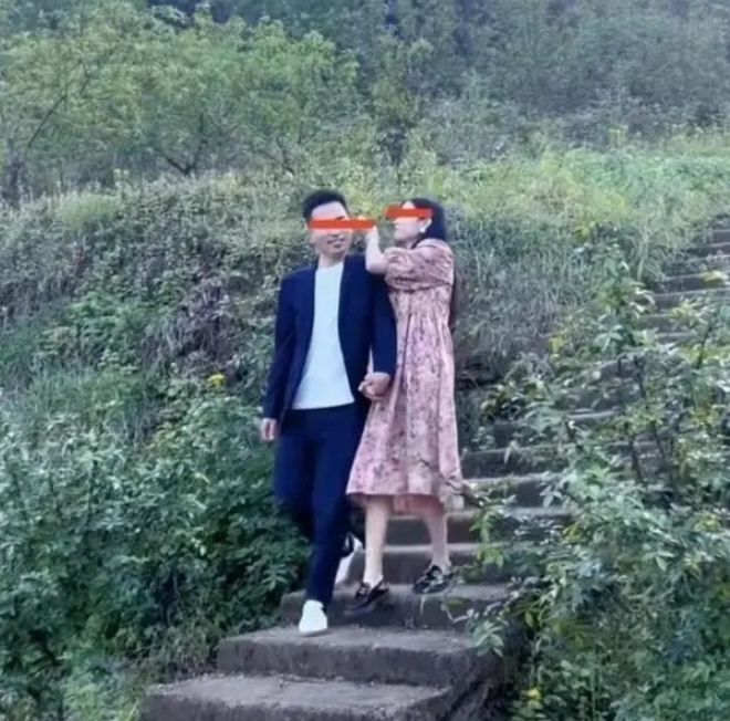 男子被分手后去相亲对相亲对象一见钟情第一次见面就牵手了(图2)