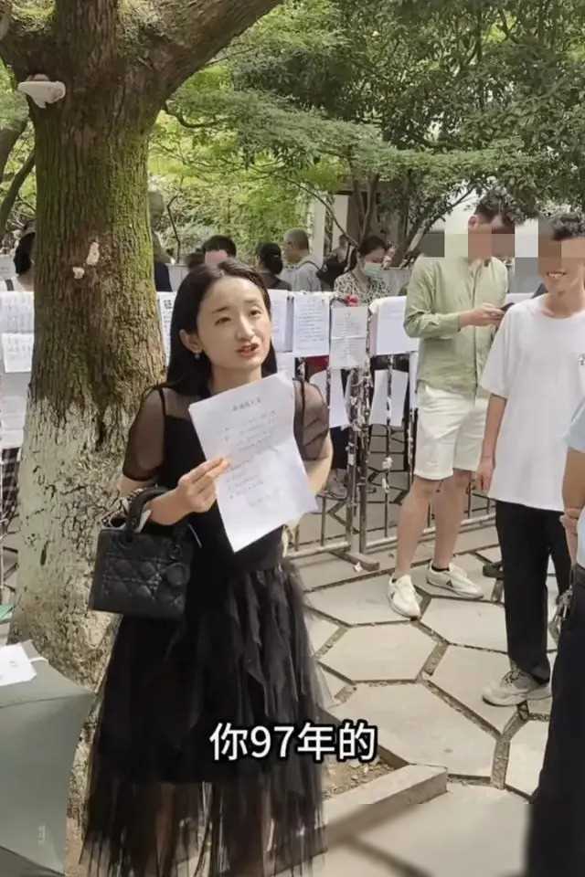 Bwin必赢浙江一34岁女子公园第108次相亲被27岁男子嫌弃太老(图6)