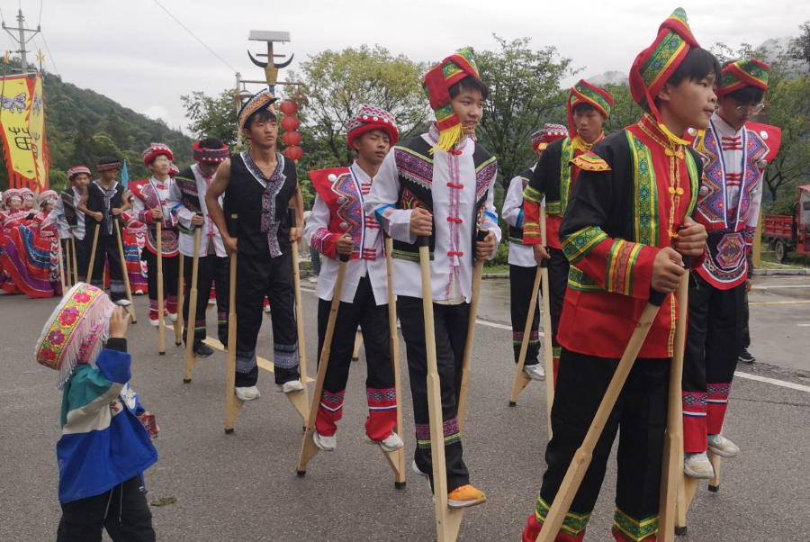 龙舟竞渡花山欢歌——昭通市2024年“我们的节日·端午”龙舟赛系列活动侧记_新华网(图7)