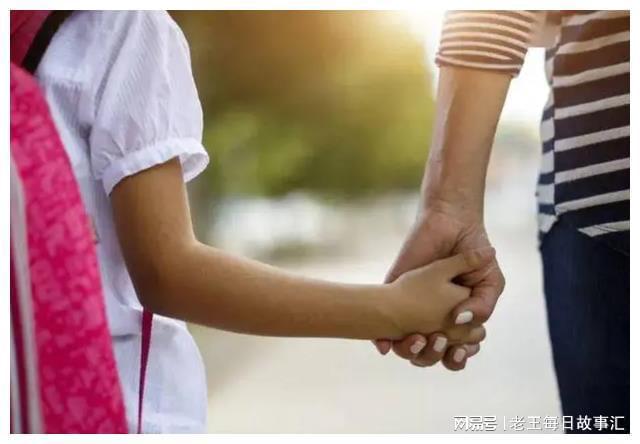 重庆男子开敞篷跑车去相亲女生第一眼就沦陷：怕自己配不上他(图7)
