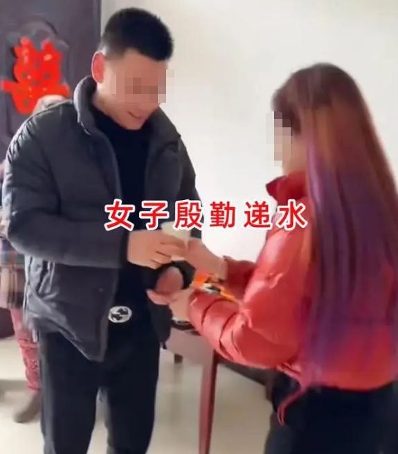 回顾：安徽男子相亲红必赢国际发女郎热情似火：老实人我喜欢！(图2)
