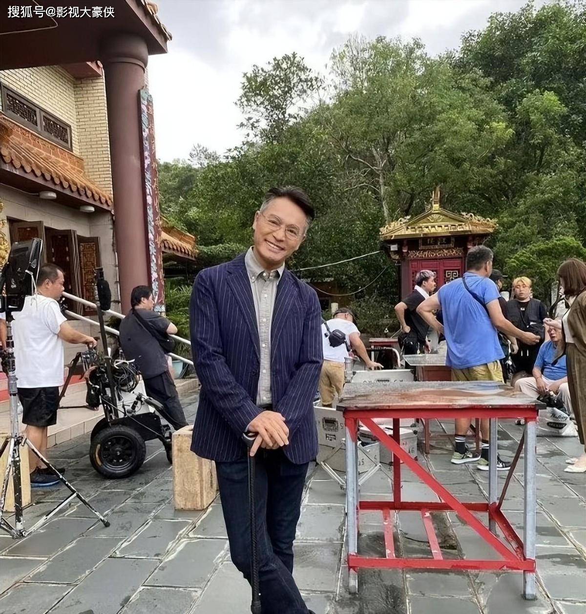 必赢国际与视帝郭晋安离婚后首公开露面的欧倩怡状态大好自曝玩交友软件(图2)