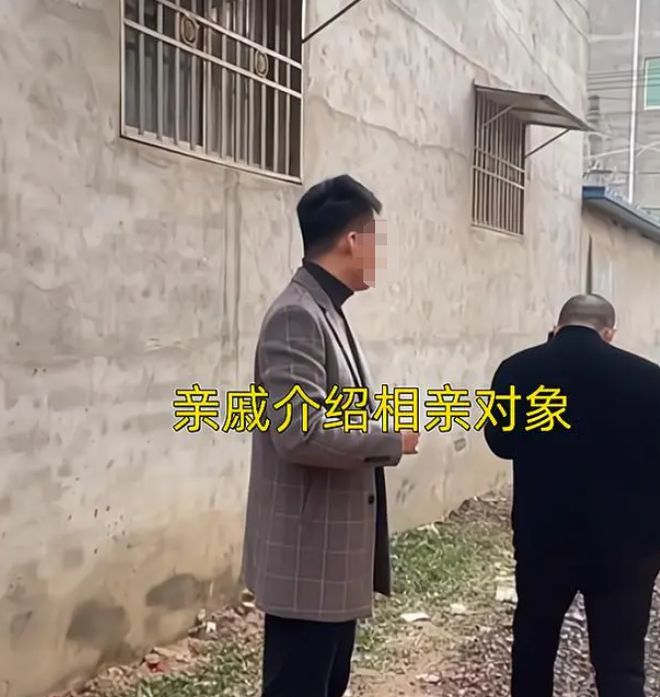 回顾女子相亲大龄男子看到本人一见钟情直言：另外3个不看了(图2)