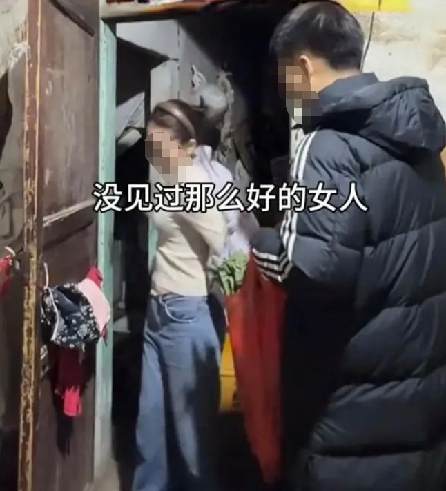 回顾离异女子相亲早上见面晚上就在一起男子：不在乎别人眼光(图2)
