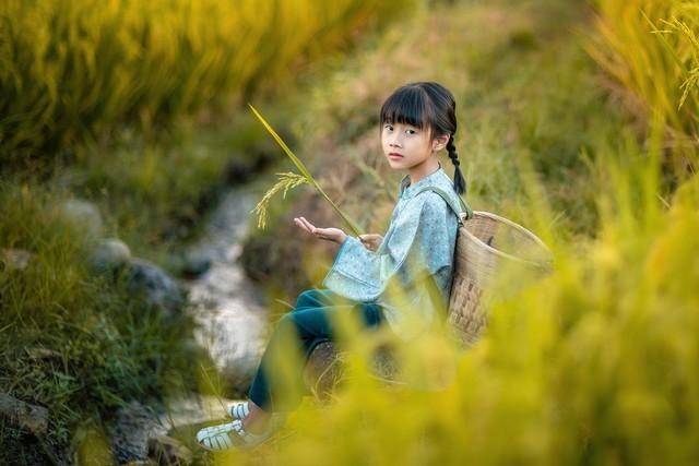 那年我偷家里三百块给同桌母亲治病十年后我去相亲被她母亲拦住必赢(图2)