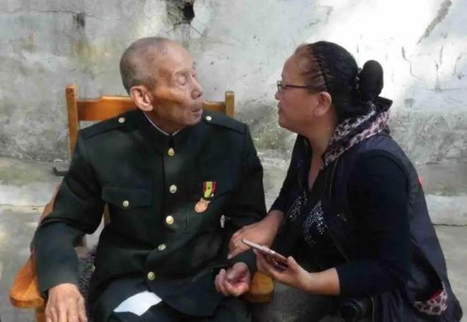 四川八旬老太相亲再婚新婚夜新郎突然说：60年前你就嫁过我(图11)