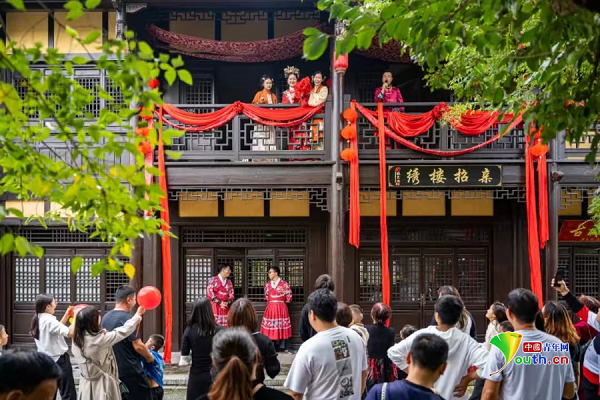 必赢国际这个七夕去汉中见证大型汉式集体婚礼(图3)