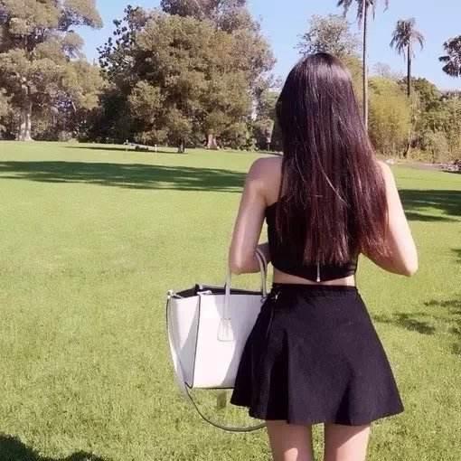 必赢国际为了筛选拜金女我家财万贯却开破面包去相亲结果半路车门掉了(图3)