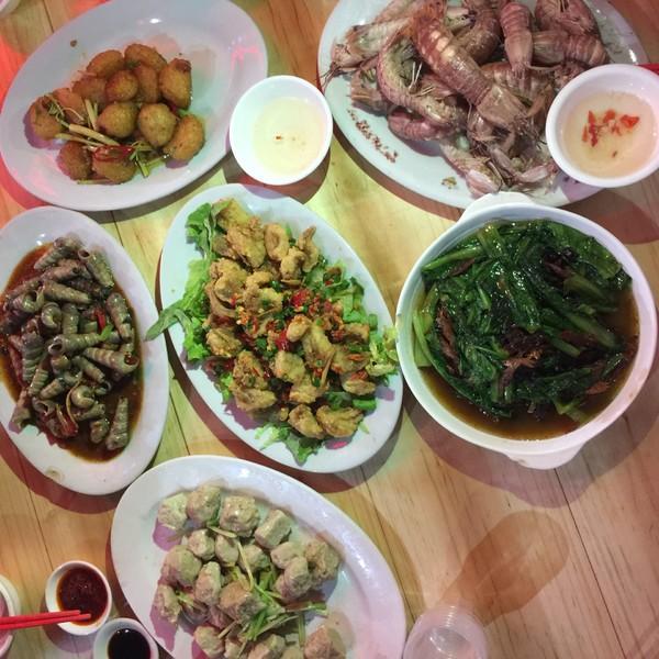 必赢国际为了筛选拜金女我家财万贯却开破面包去相亲结果半路车门掉了(图8)