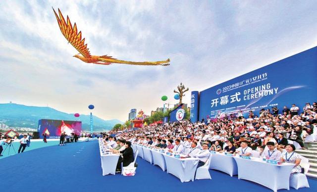2024年广元女儿节举行品牌联盟打造的节庆主题城市口号也火出圈(图2)