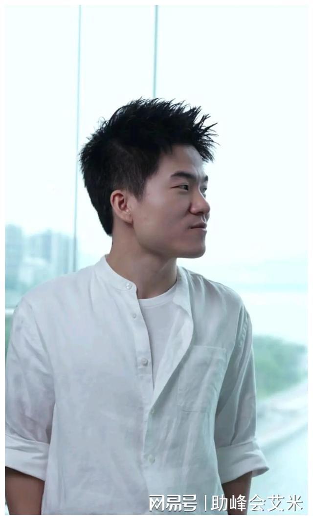 围观！宇辉回应休必赢国际假期间去相亲人民网发挺宇辉!(图3)