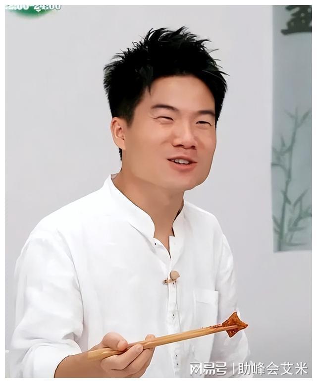围观！宇辉回应休必赢国际假期间去相亲人民网发挺宇辉!(图2)