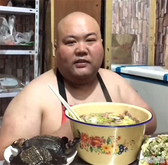 300斤美食网红：被曝已去世曾多次相亲失败亲戚透露内情！(图7)
