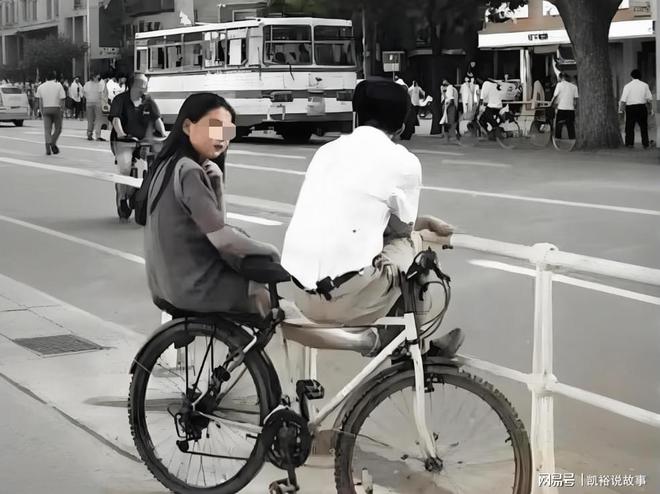 86年帮大娘拉麦秸耽误了我相亲临走她闺女在我手心写下三个字(图3)