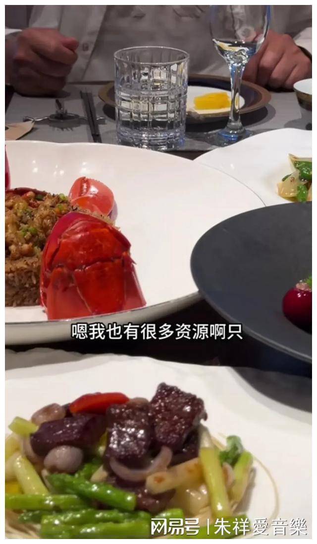 千万粉丝博士相宜在西湖边上相亲了征得对方同意拍下了相亲过程(图3)