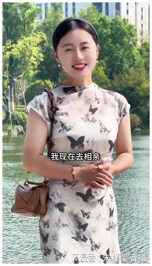 千万粉丝博士相宜在西湖边上相亲了征得对方同意拍下了相亲过程(图1)