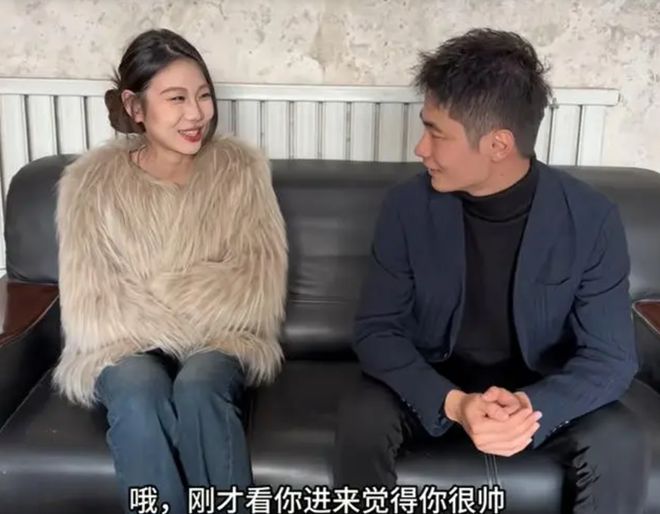 真现实！女子Bwin必赢同时相亲俩小伙态度天差地别网友：长得帅真吃香(图4)