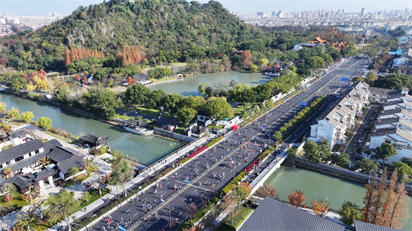 2024海峡两岸（昆山）马拉松开跑(图2)