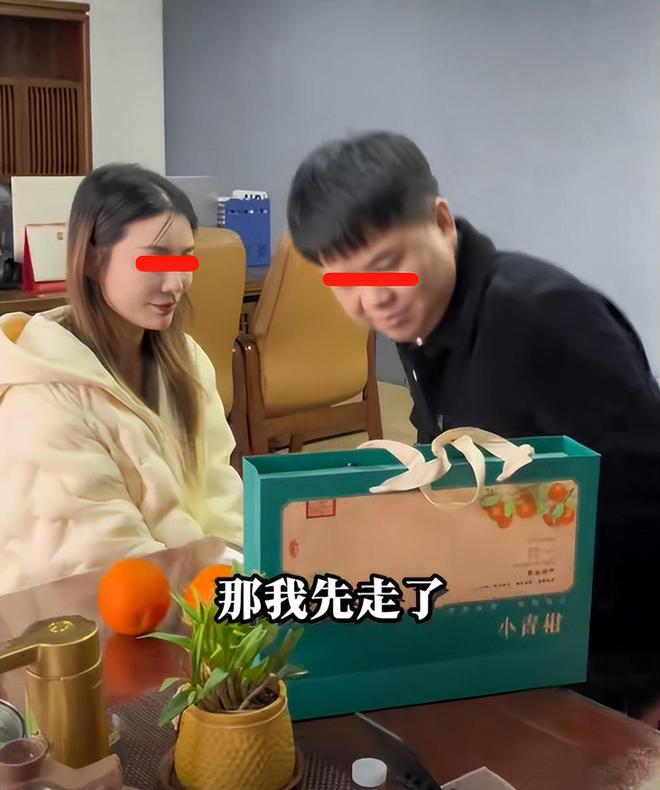 广东：女子相亲小4岁小伙要求每月给2万零花小伙提礼物直接走(图2)