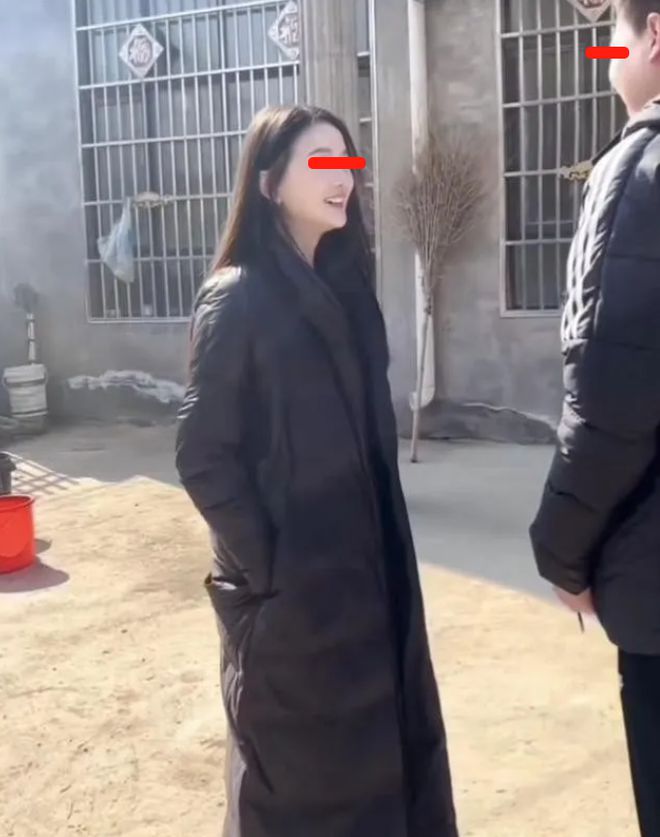 江西：28岁女子相亲发现对方是大学同学引其他同学热议！(图3)