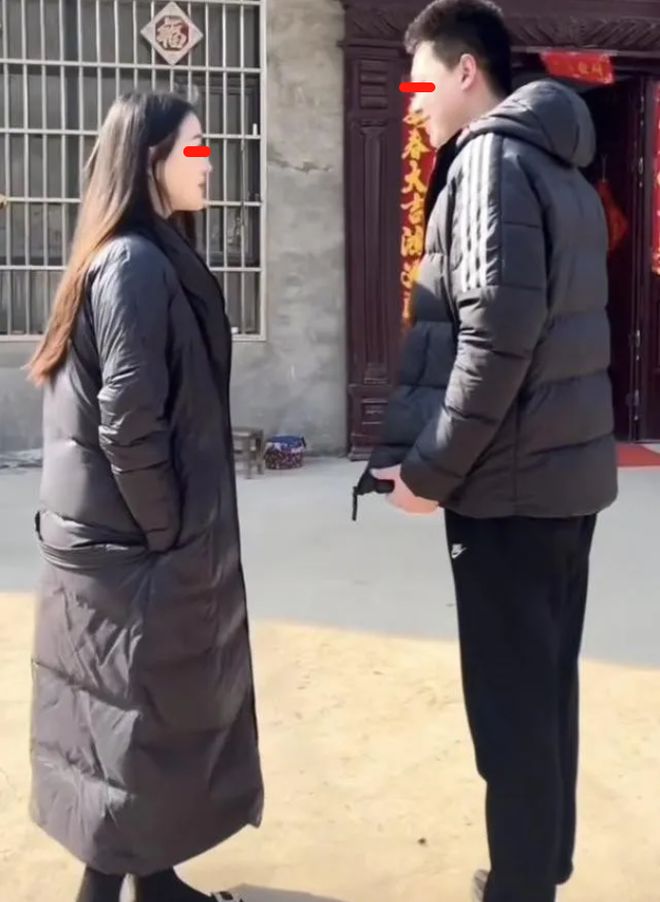 江西：28岁女子相亲发现对方是大学同学引其他同学热议！(图2)