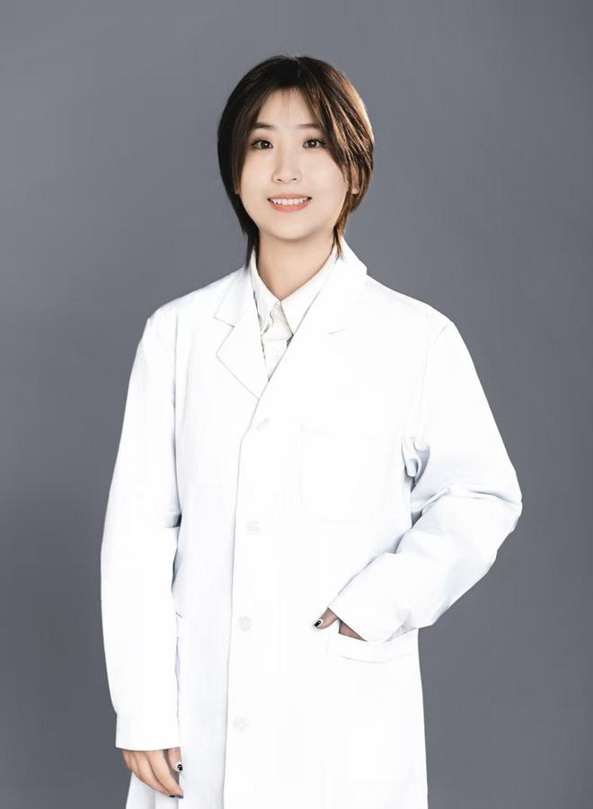 济南三甲医院医生博士小姐姐在千佛山相亲会期待同样优秀的你(图2)