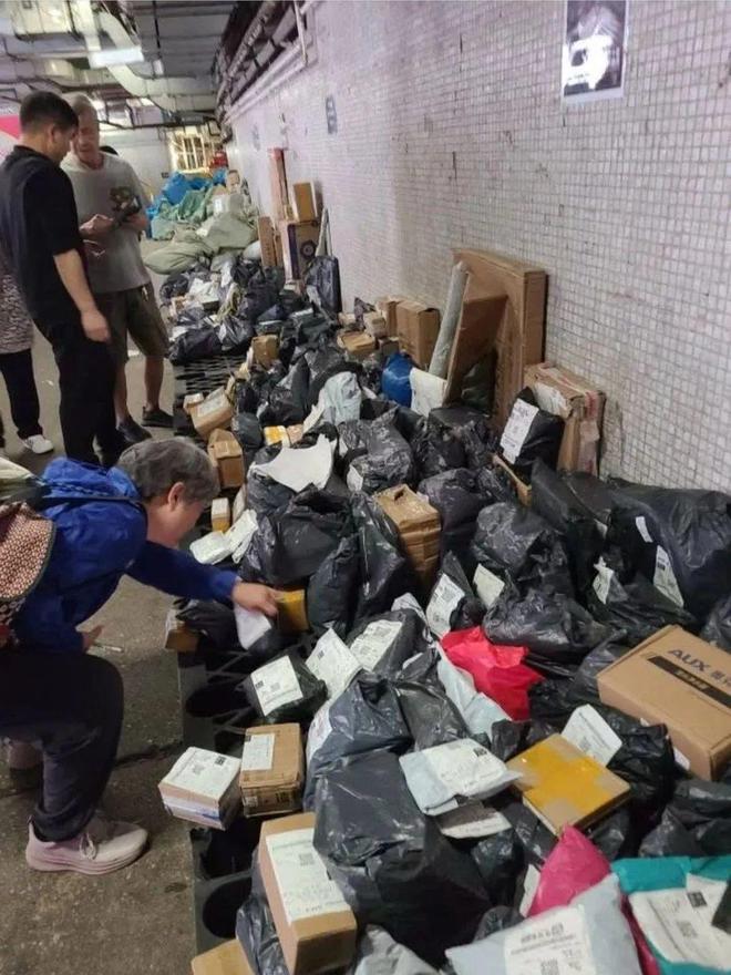 内地相亲角卷到香港！网友直指这个行为犯法！(图3)