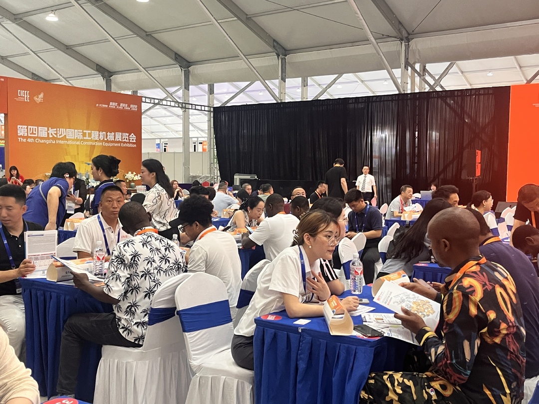 中非企业长沙“相亲”国产工程机械拓展非洲市场(图1)