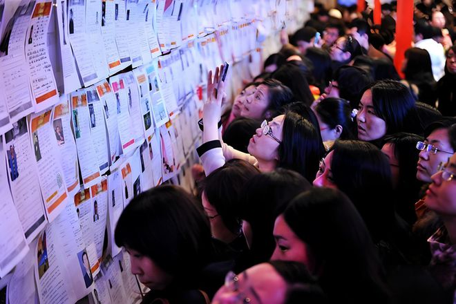 2025年一线城市相亲市场“女多男少”现象愈发严重了该怎么办？(图3)