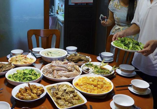 2025婚恋新趋势:房子车子OUT了!这三大标准正在刷新相亲市场(图3)