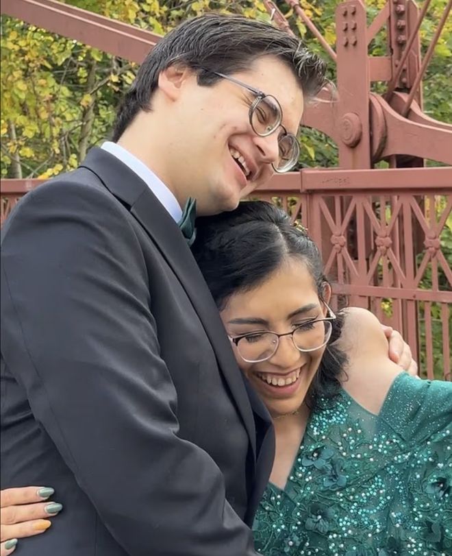 连体姐妹大婚震惊世界！一个为爱疯狂一个终生不嫁！专家：隐私问题基本无解(图13)