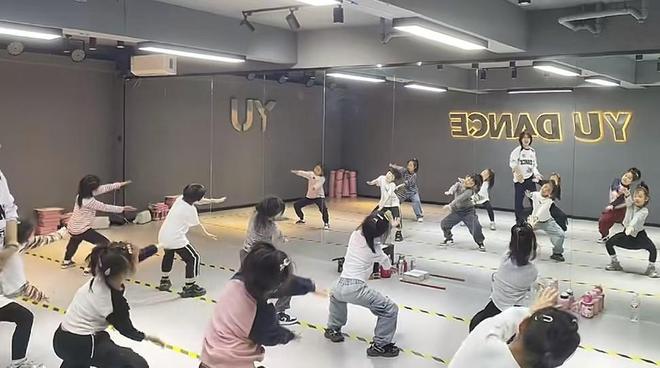 必赢国际38岁舞蹈老师晁琳去世老公透露离世原因给所有人身体敲响警钟(图16)