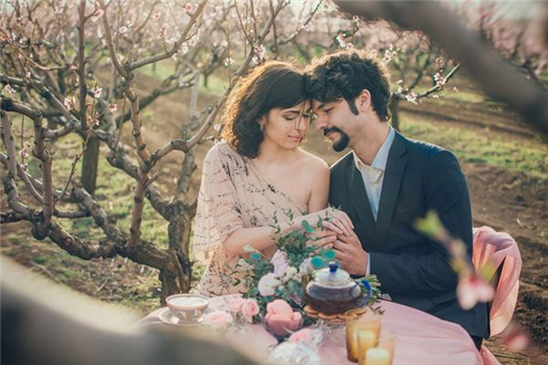 2024年6月相亲最吉利好日子必赢国际(图1)