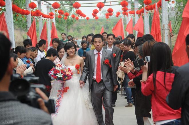 赚钱难、压力大越来越多人没有亲密行为不是不想是真不行了(图9)