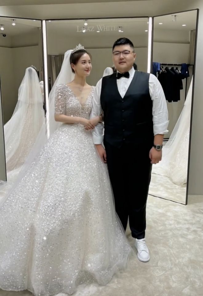 猴哥前妻何钰欣相亲！从现象级婚礼到相亲撕开3亿人的婚姻真相(图12)