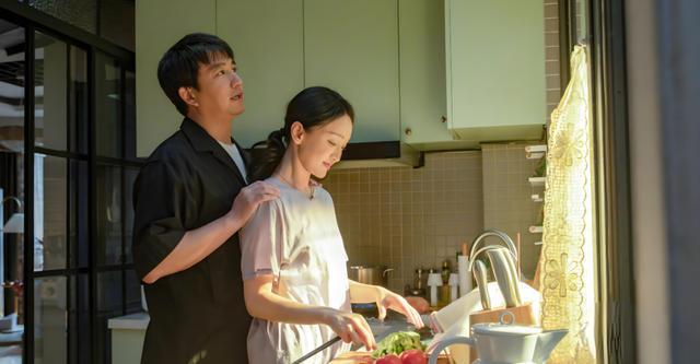 三个过来男人的线种女人有兴趣”(图2)