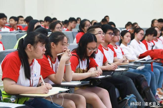 2025年国内艾滋病数据三大指标报警男同交友软件Blued全线下架(图1)