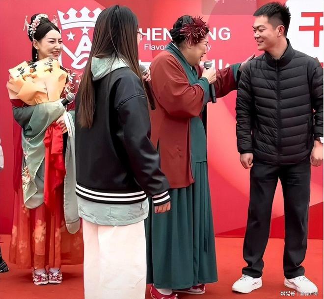 重庆姐妹花相亲要求二女嫁一夫买妹妹送姐姐宣称是本地风俗(图2)