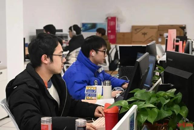 成都“相亲角”升级了？这次大学必赢生憋不住了(图4)