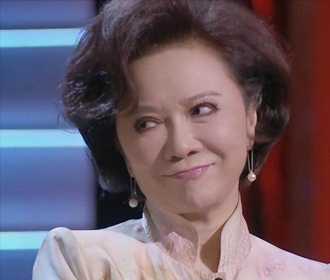 钱再多也无用!64岁身价千万的蔡明如今现状给中年女人提了个醒(图18)