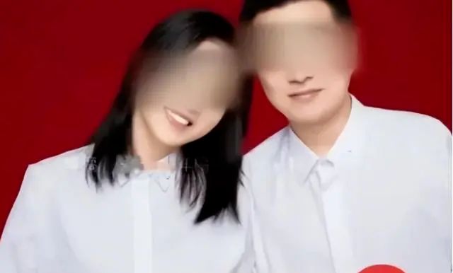 浙江小伙一必赢男娶两女还在同一酒店结婚2女超高颜值对比男方条件还有天理吗(图18)