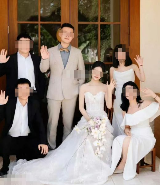 浙江小伙一必赢男娶两女还在同一酒店结婚2女超高颜值对比男方条件还有天理吗(图17)