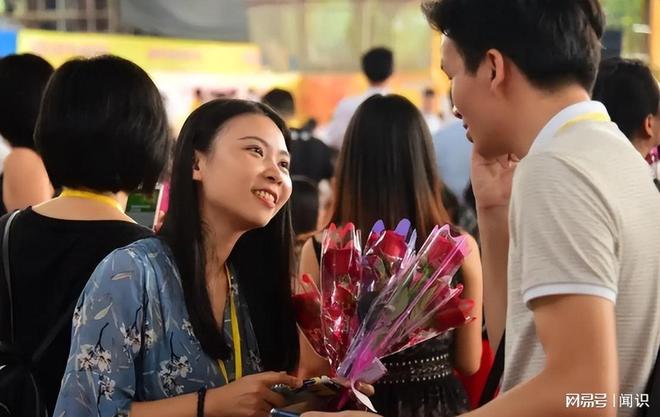 3000万光棍的困境正在被化解?2025年的婚恋现实出人意料(图6)