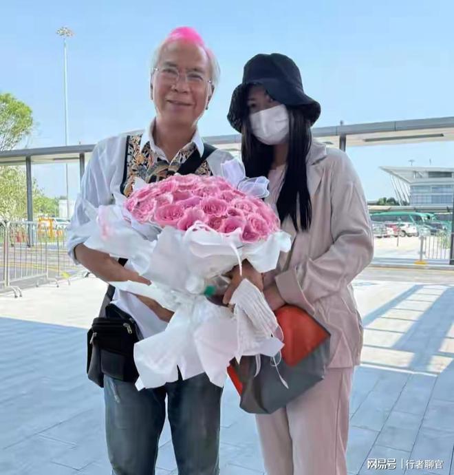 Bwin必赢冬至撞见女友陪老公吃饭!李龙基才知当三14年拒道歉还敢恋嫩妹(图2)